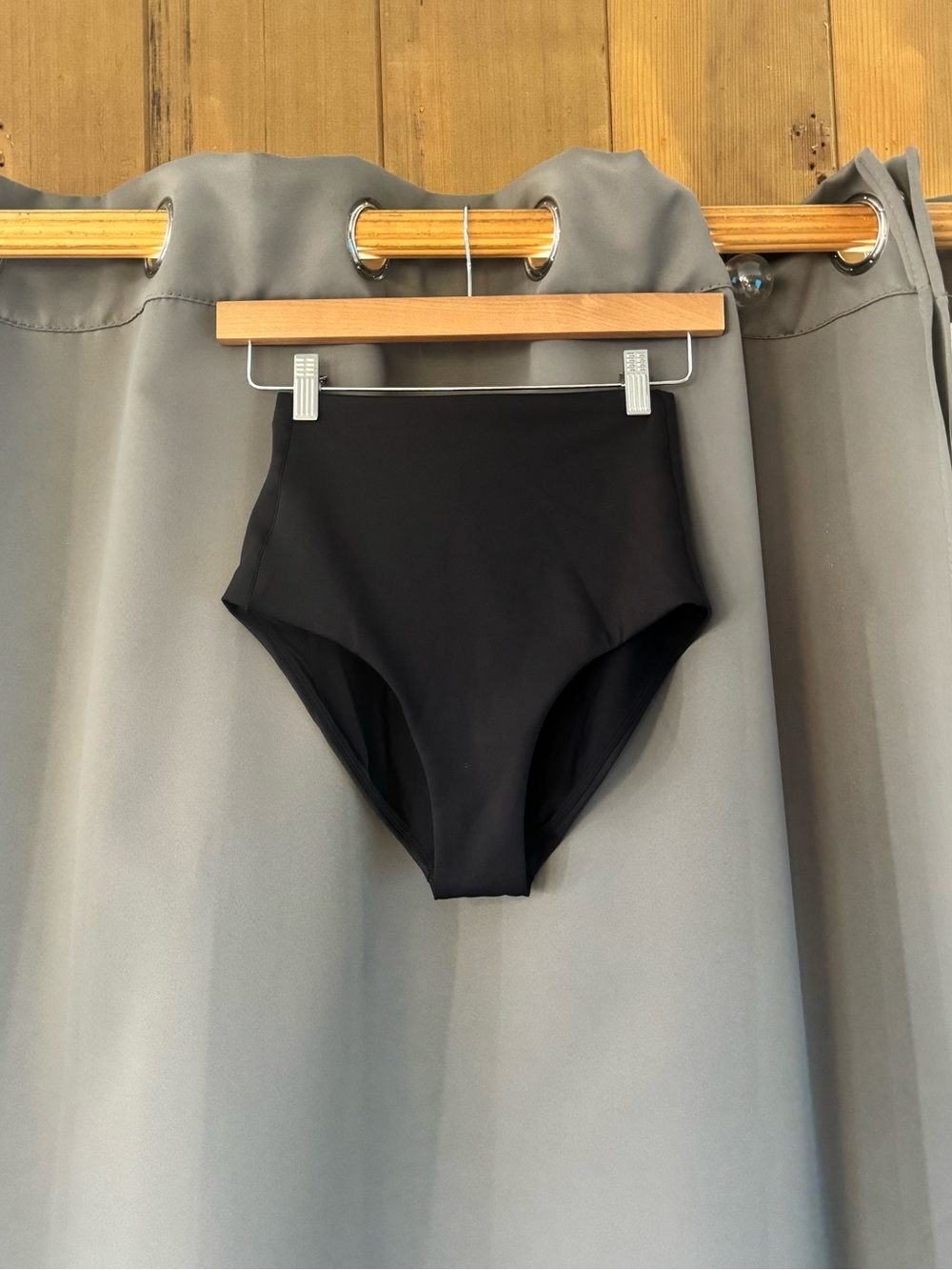 Left On Friday High Waisted Bottoms NWOT